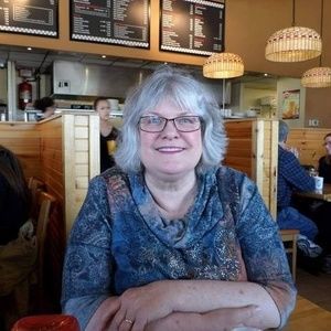 Meet your Posher, Leslie